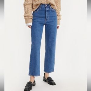 Levi’s Ribcage Straight Ankle Jeans (size 31)